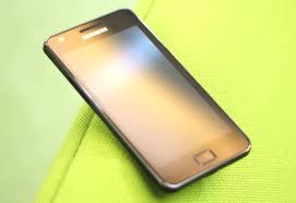 iPhone 5 ᫧ Samsung ������������⿹����� 4 �� 2012